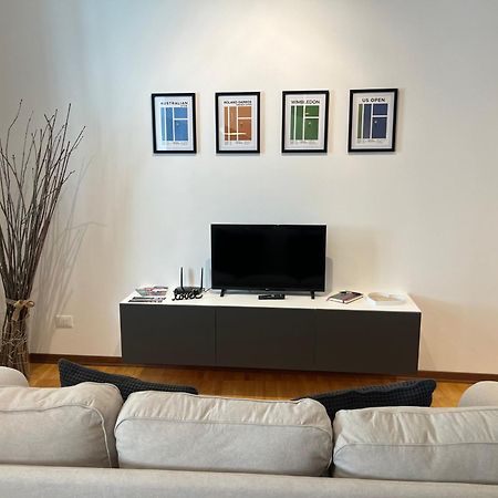 Game,Set And Love -Loft Nel Cuore Di Aosta Eksteriør bilde